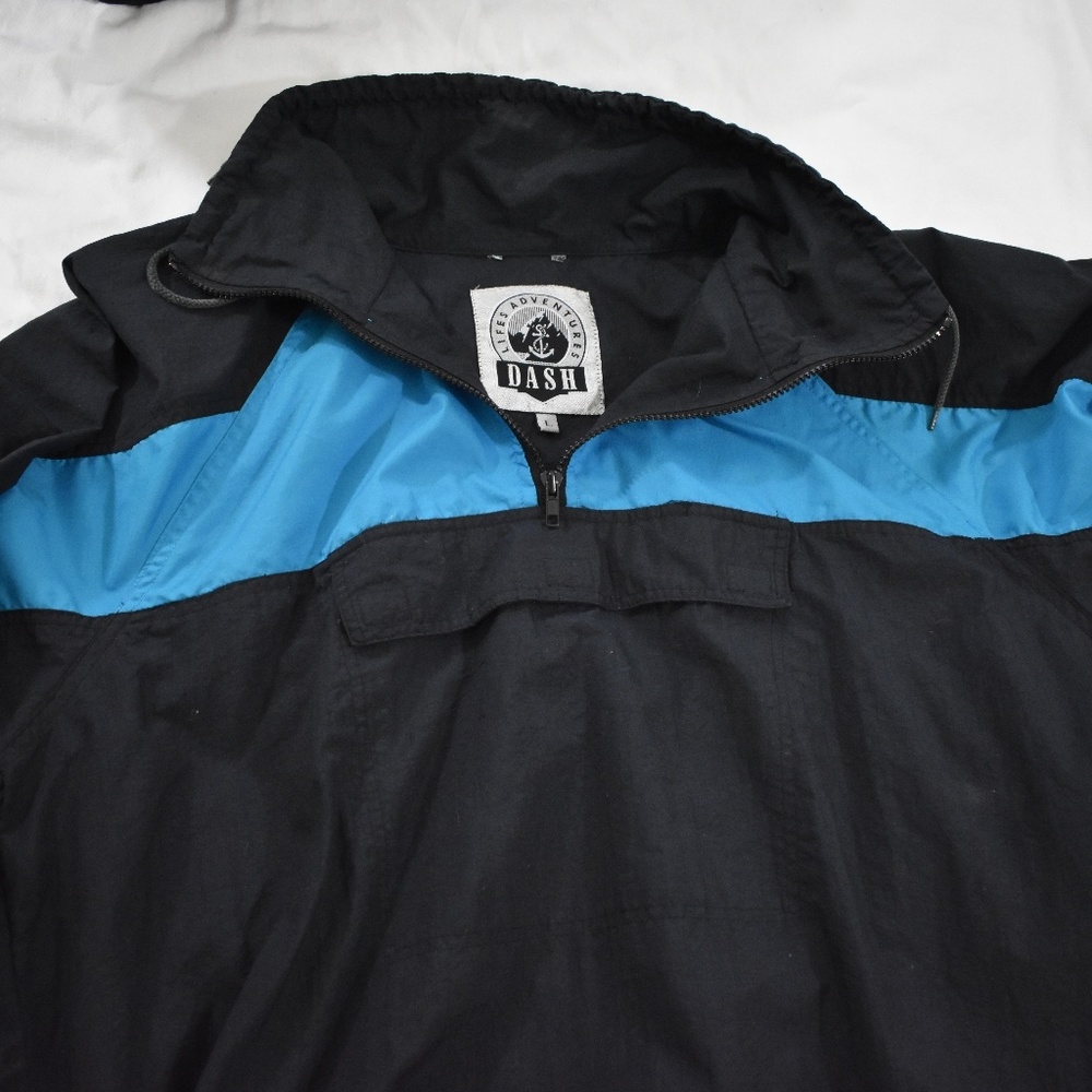 Adventure outerwear w/ front pouch.